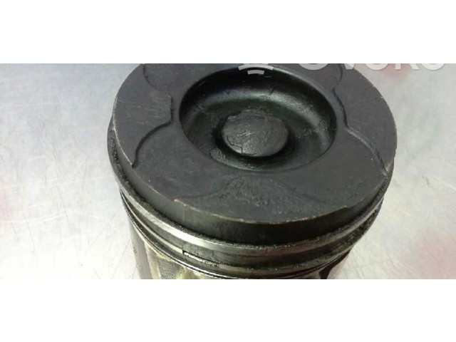  Поршень 9HXDV6ATED4   Peugeot Partner  