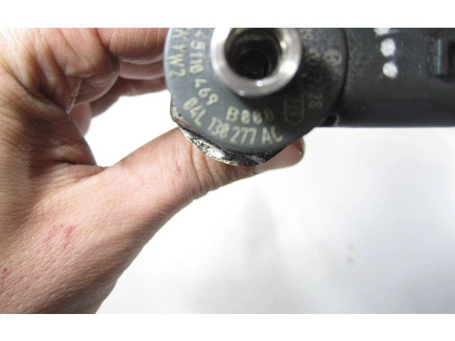 Vstřikovač 04L130277AC Volkswagen Caddy DFSD