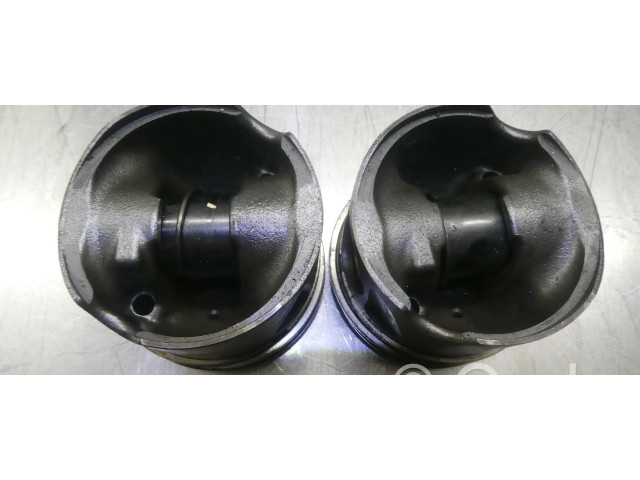 Píst 8370B Mercedes-Benz C AMG W204 3.0