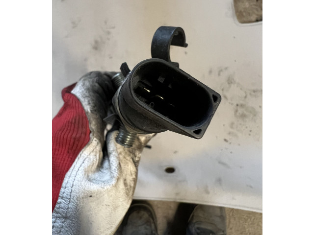 Топливная рампа A6120700095, A0041537528   Jeep Grand Cherokee (WJ)  