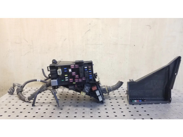 Pojistková skříňka MB100200B, MB502030B Subaru Legacy 2006