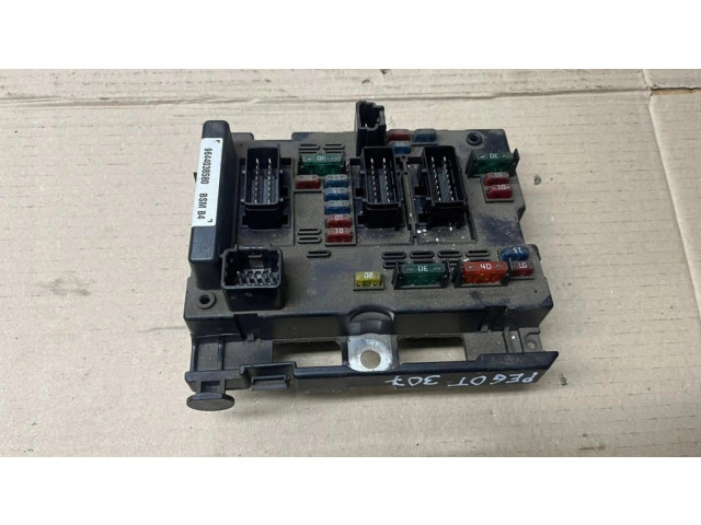 Блок предохранителей 9644038580   Peugeot 307    