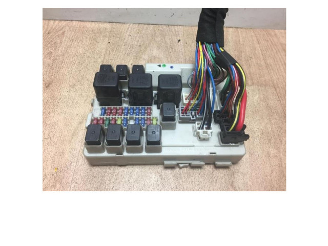 Pojistková skříňka Nissan Murano Z50 2006