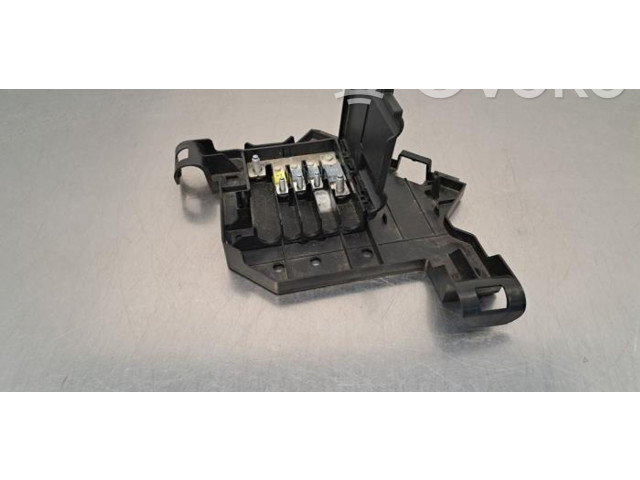 Блок предохранителей 4KE937548 Audi e-tron