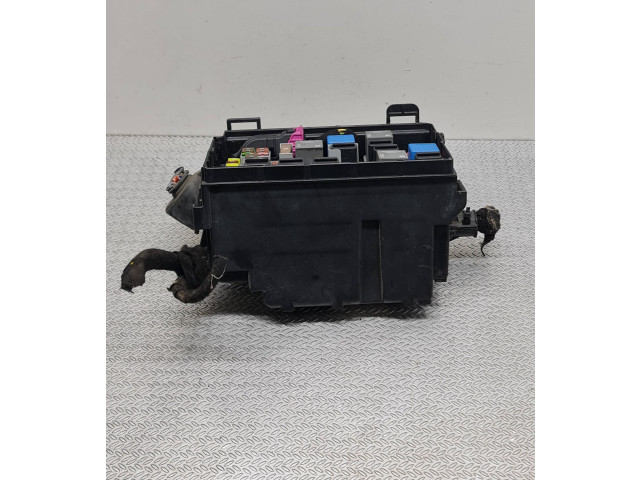 Блок предохранителей 13292736   Opel Meriva B    