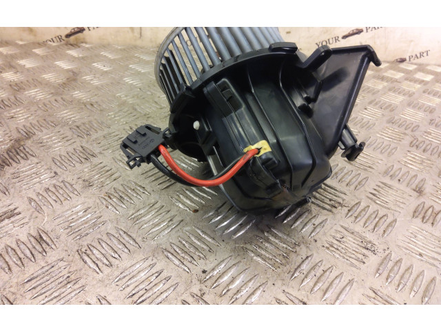 Вентилятор печки U0854003 Audi Q5 SQ5