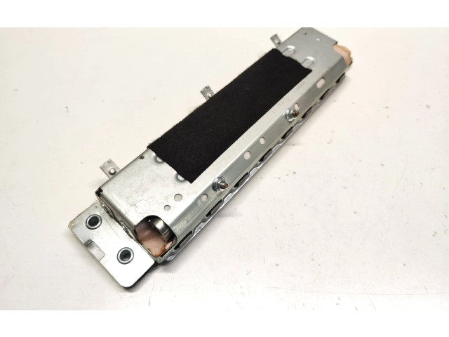 Подушка безопасности для колен P031351335, 0589P100725   Volvo XC90