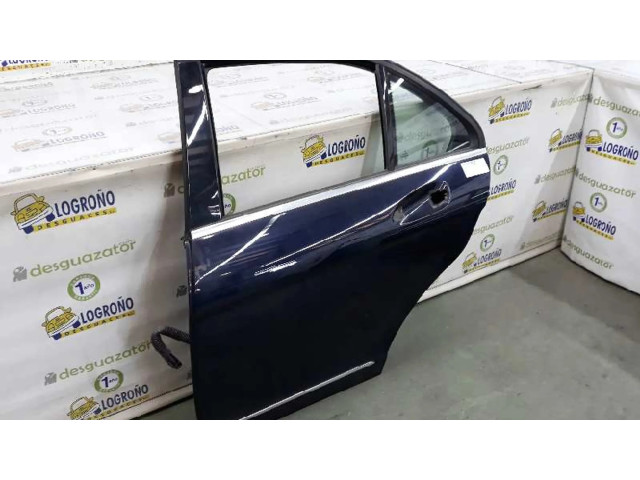 Задняя дверь