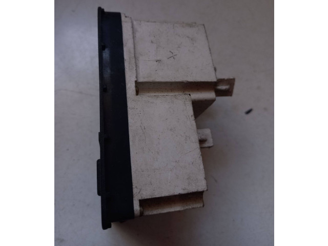 Дисплей    S9513334, 27190   Saab 9000 CD