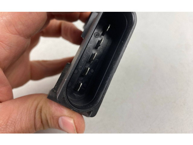 Блок управления топливного насоса 5Q0906093B Skoda Superb B8 (3V) 2015 - 2024 года