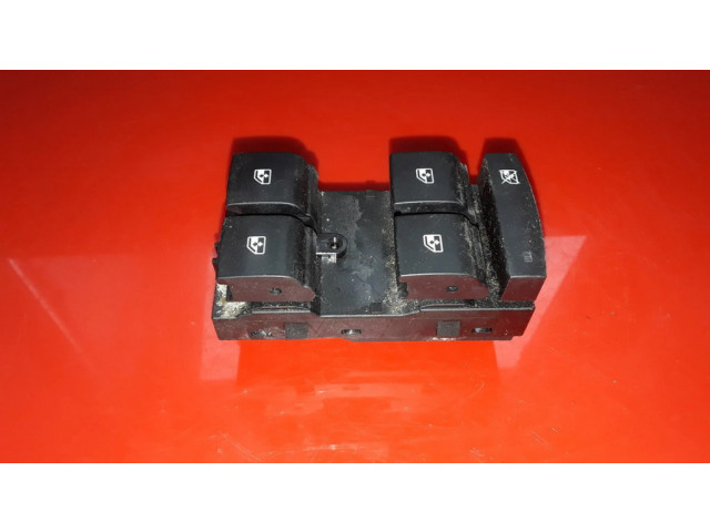 Включатель электрических окон