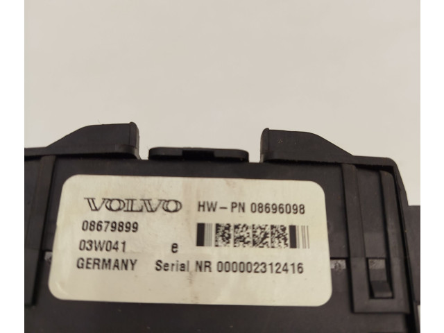 Блок предохранителей 8622520, 08679899   Volvo V70    