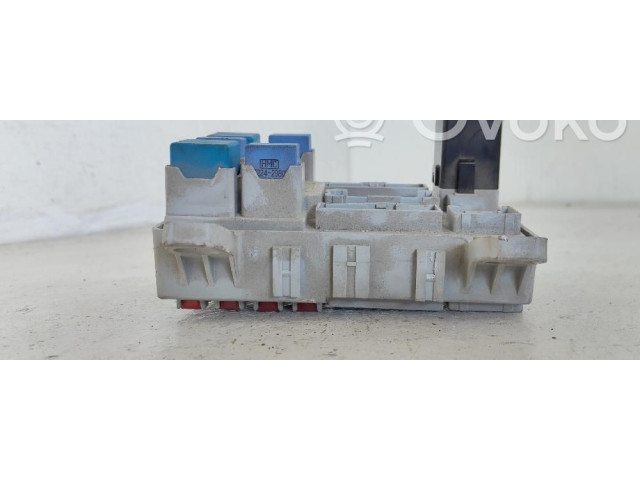 Блок предохранителей 981104A400, 981114A400 Hyundai H-1, Starex, Satellite