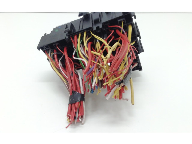 Блок предохранителей    Renault Clio IV    