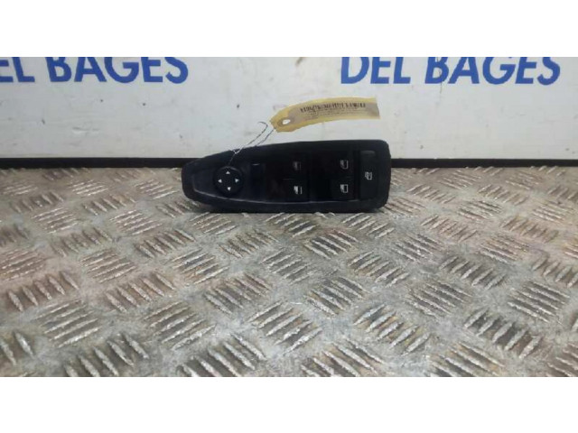 Включатель электрических окон