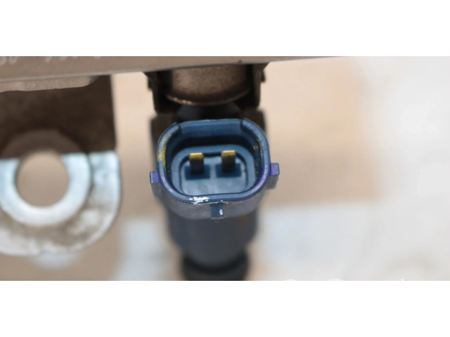 Vstřikovač 353102B000 Hyundai ix20 pro benzínový motor 1.6 G4FC