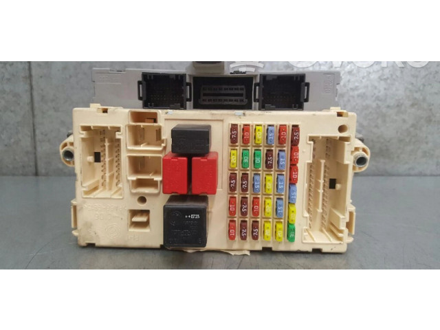 Блок предохранителей 50506304   Alfa Romeo GT    