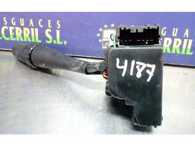 Ручка стеклоочистителей Mitsubishi Space Runner