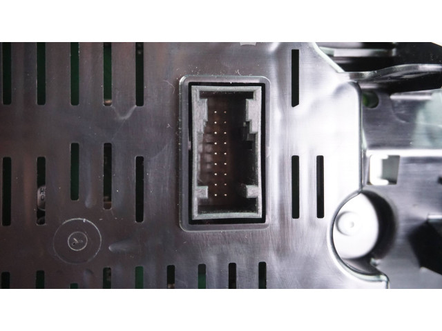 Přístrojová deska  Volkswagen T-Roc 2023 2GJ920310B, 2GA819703  