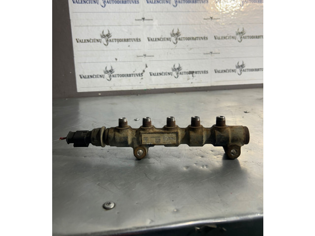 Vstřikovací lišta 9654590, 9654592680   Citroen Berlingo     