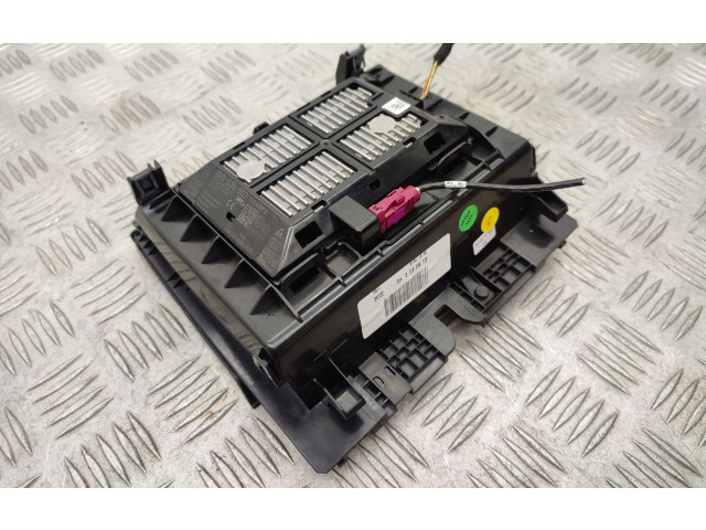 Модуль беспроводной зарядки 3V0035502   Skoda Octavia Mk3 (5E)