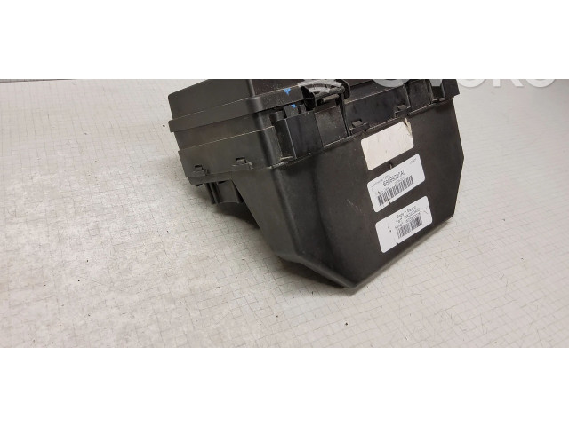 Блок предохранителей  68089320AD, WK032040I3   Jeep Grand Cherokee    