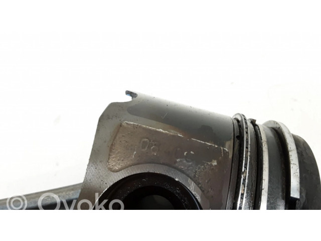 Píst 0840C BMW 1 E81 E87 pro naftový motor 2.0