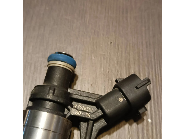 Vstřikovač V7528351, 0261500 Peugeot 207 CC pro benzínový motor 1.6
