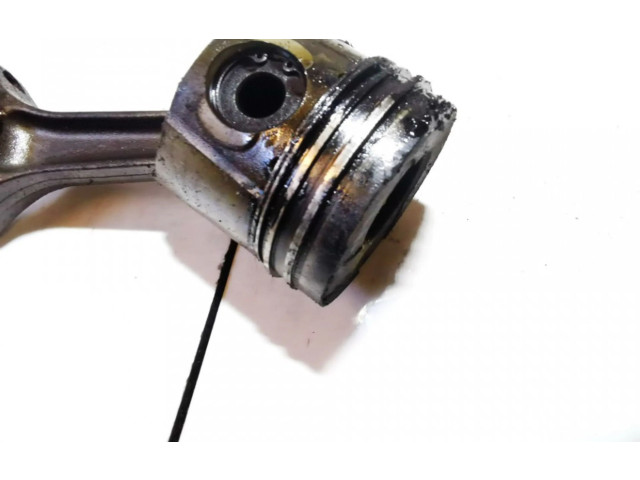 Поршень с шатуном Renault Scenic I