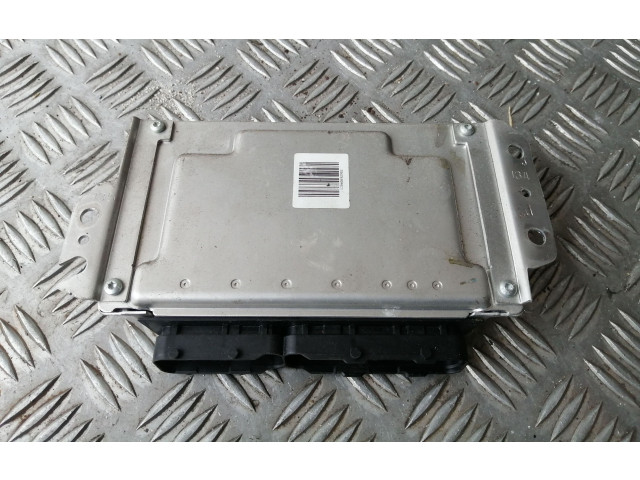 Блок управления двигателя 3911002425, 9030930270F   Hyundai Getz