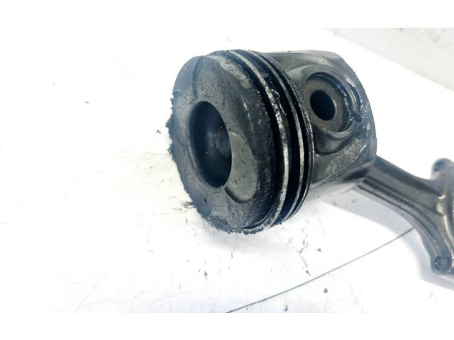 Поршень с шатуном Volvo S60