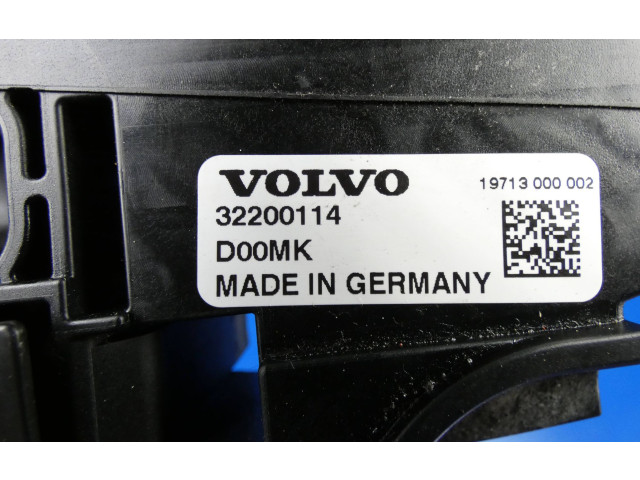 Блок предохранителей 32200114, 19713000002   Volvo XC90    