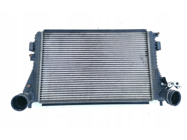 Интеркулер 1K0145803E Skoda Octavia Mk2 (1Z)