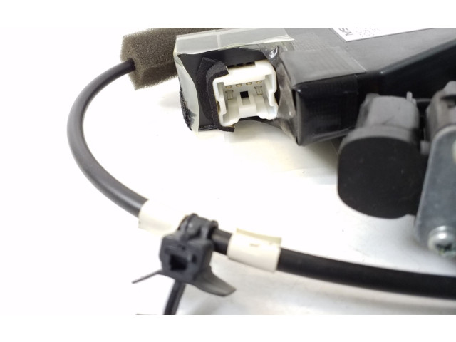 Zámek zadních dveří 846221PM2C, 285631PM2A Infiniti Q70 Y51 2016