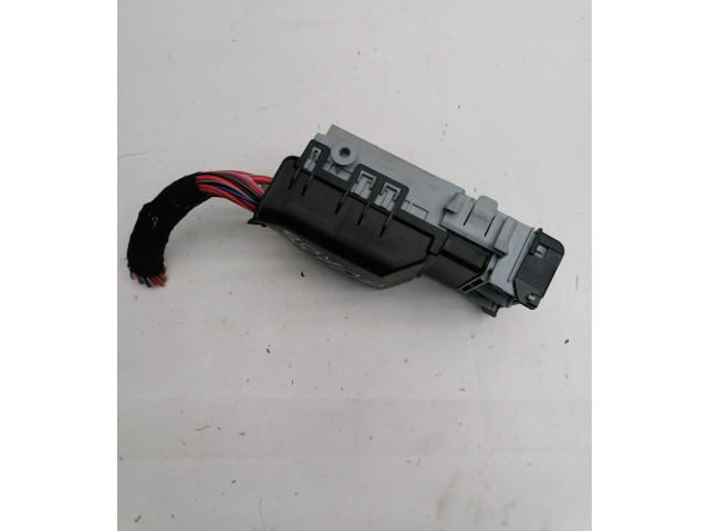 Pojistková skříňka 13222786 Opel Zafira C 2015