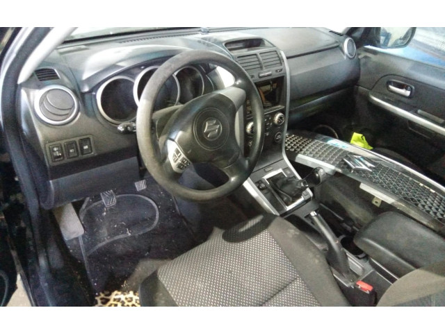 Přístrojová deska Suzuki Grand Vitara I
