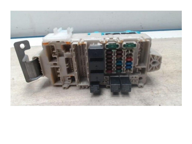 Блок предохранителей MR973532, MR973532 Mitsubishi Grandis