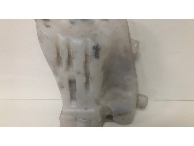 Бачок оконной жидкости    