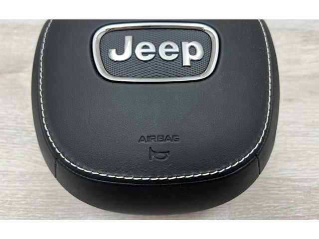 Подушка безопасности водителя 0589P1000586, P5XU982X9AB   Jeep Cherokee