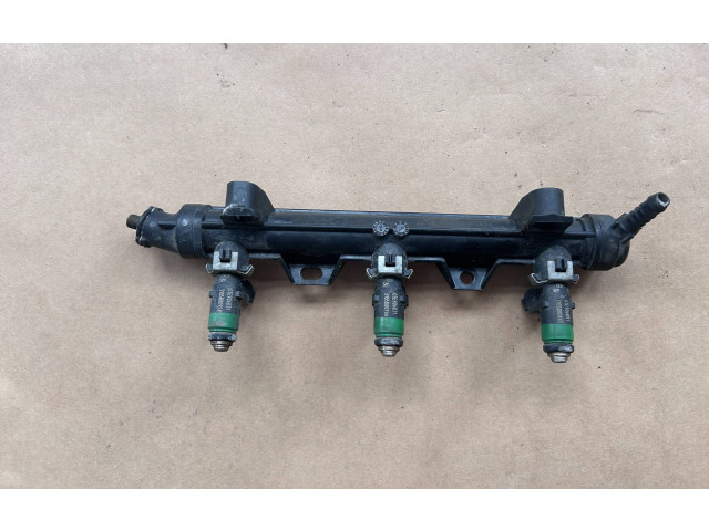 Топливная рампа 03E133320 Skoda Fabia Mk1 (6Y)