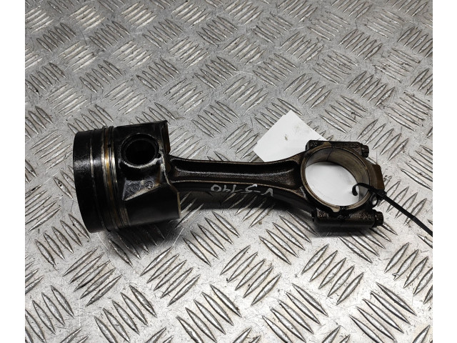  Поршень DCXA 04L107065D  Skoda Superb B8 (3V)  