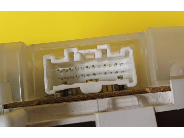 Přístrojová deska  Mazda 5 2006 CECC34D  