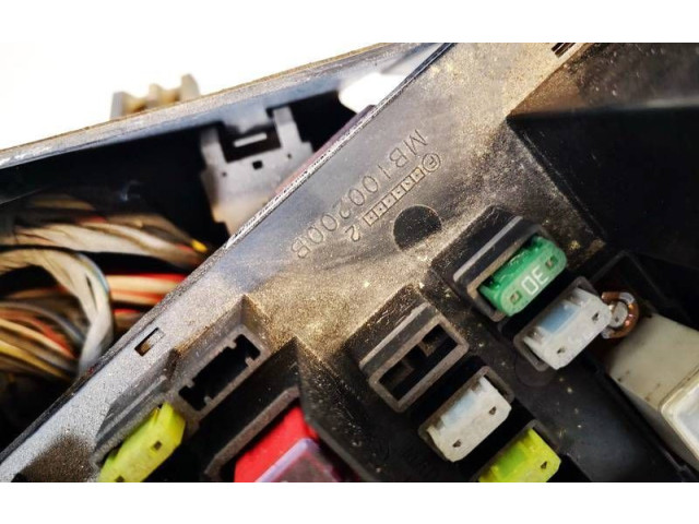   Pojistková skříňka mb100200b, MB100200B   Subaru Outback 2005