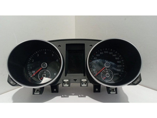 Панель приборов 5K0920870D Volkswagen Golf VI