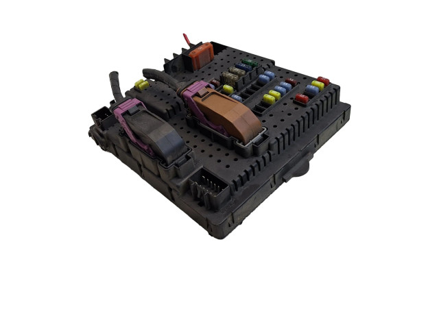 Блок предохранителей 8676391 Volvo XC90