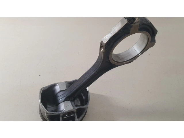 Píst Mercedes-Benz C W205 pro benzínový motor 3.0