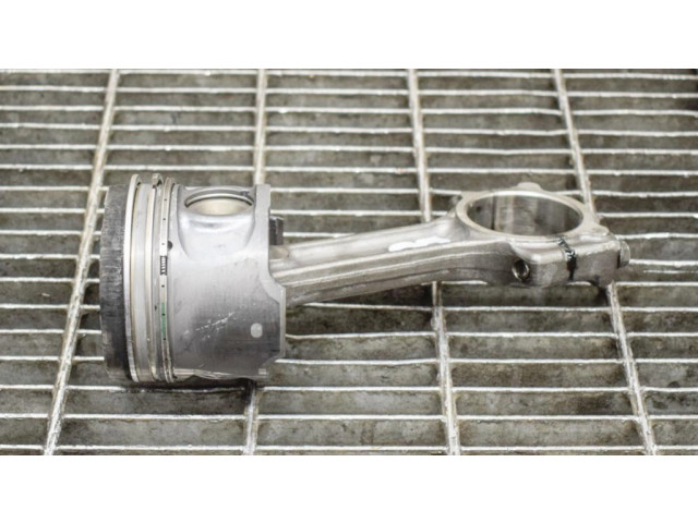 Píst 121008820R, 120A16959R   Dacia Sandero  pro naftový motor 1.5 K9K 612 