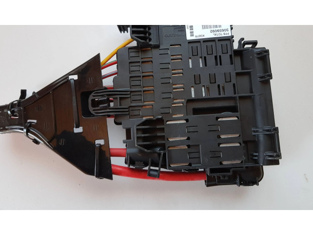 Блок предохранителей 30659092, 30659093 Volvo S60