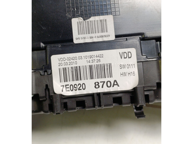 Přístrojová deska Volkswagen Transporter - Caravelle T5 2008 7E0920870A, A2C53392678