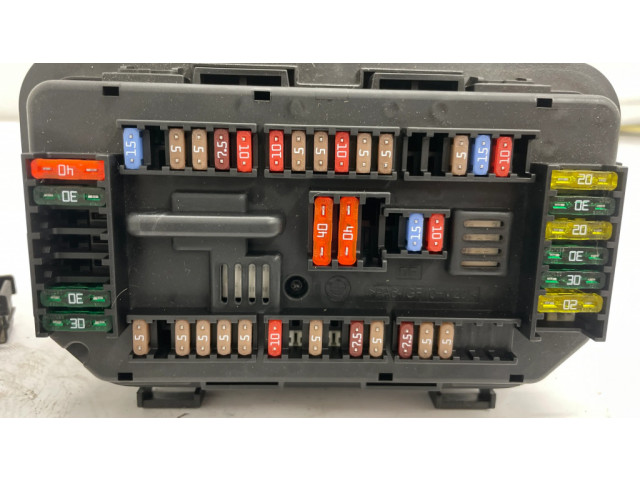 Pojistková skříňka BMW 1 F20 F21 2014